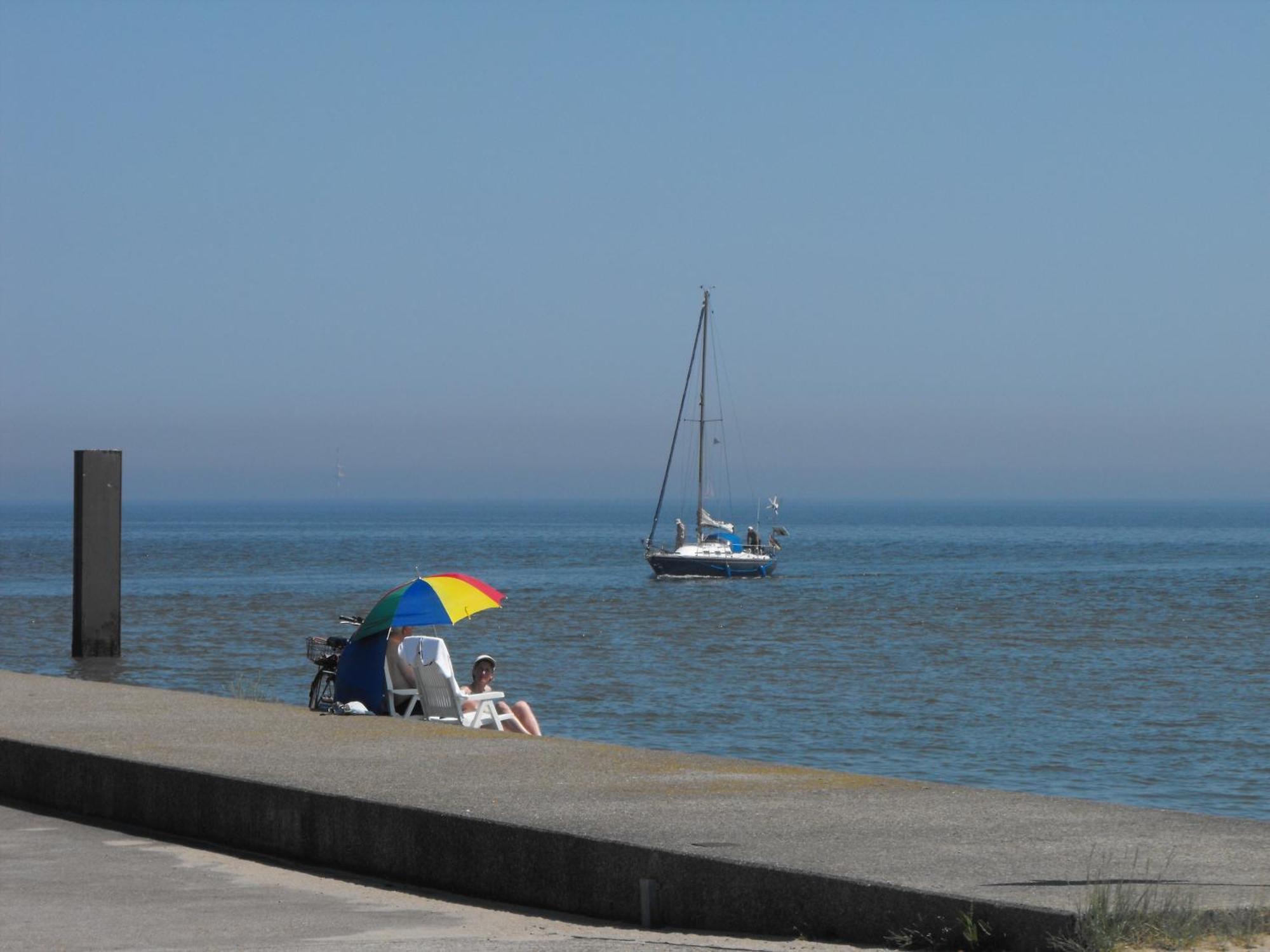 Nordseehostel Am Bahnhof Sande Zewnętrze zdjęcie